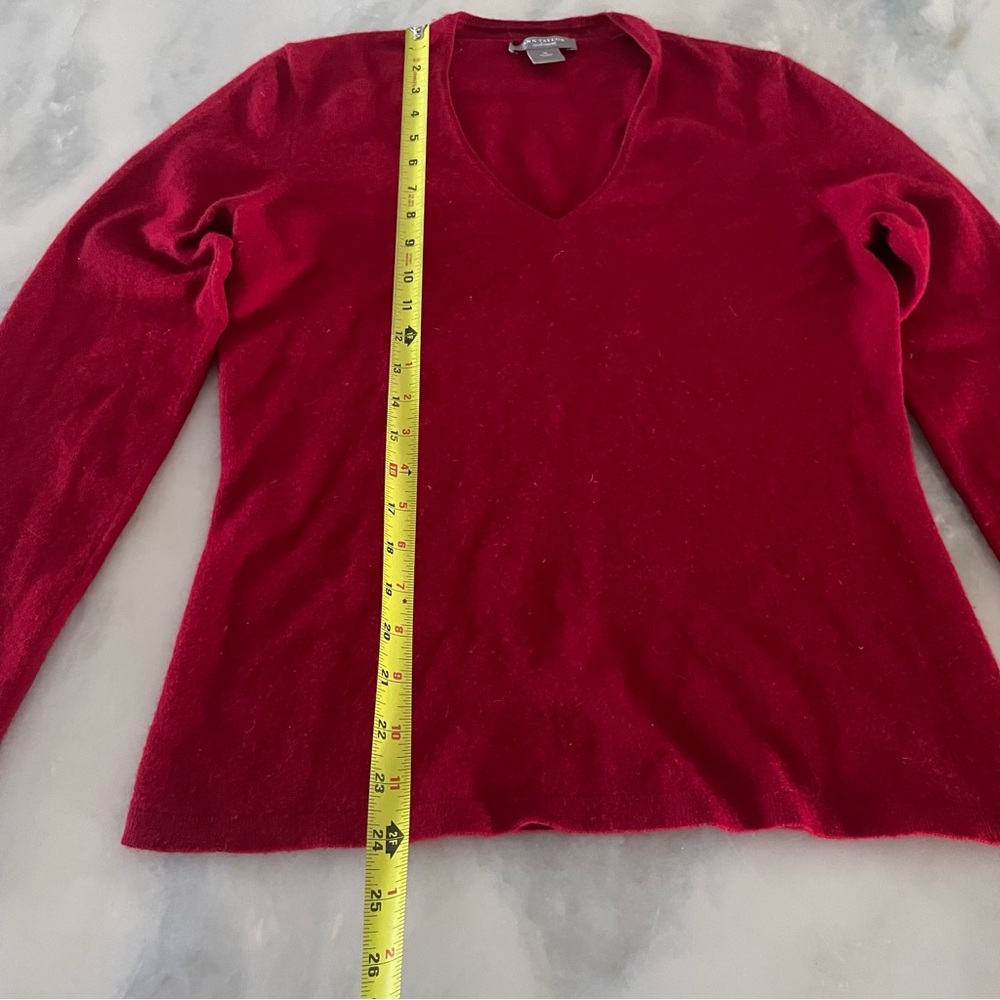 Ann Taylor Women’s M 100% Cashmere Red Long Sleeve V-Neck Winter Cozy Soft - Picture 5 of 7